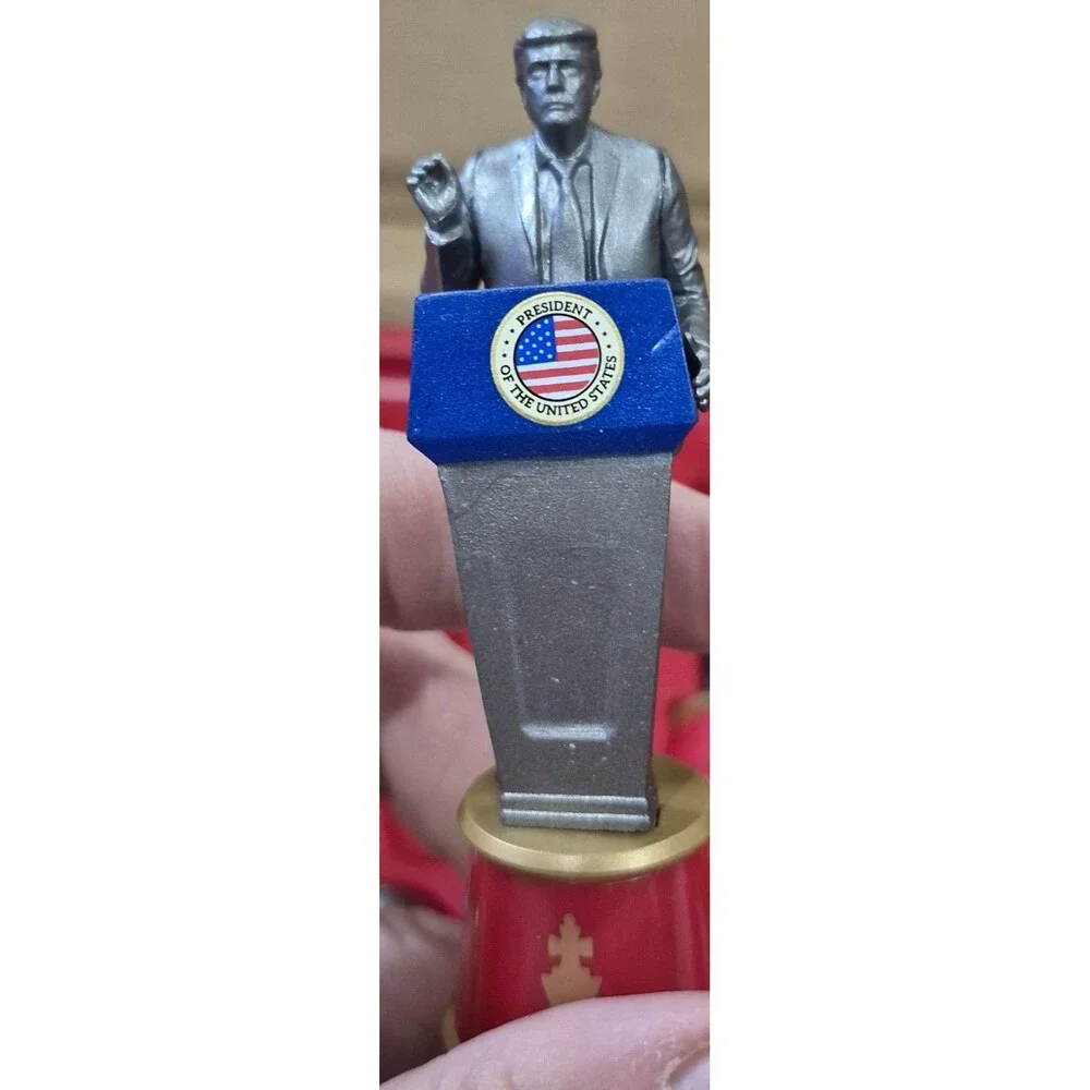 New BulbHead 2020 Battle For The White House Chess Set Republican Trump Pence